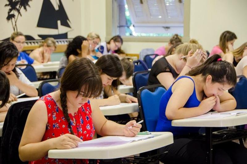 Vestibulandos encaram quest&otilde;es de Biologia, Geografia e Qu&iacute;mica