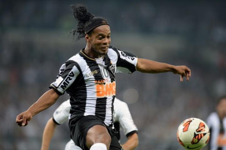 Ronaldinho n&atilde;o tem mais contrato com o Galo