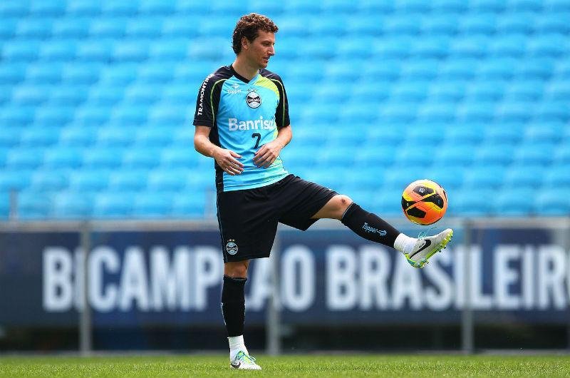 Flamengo tenta contratar Elano por empr&eacute;stimo