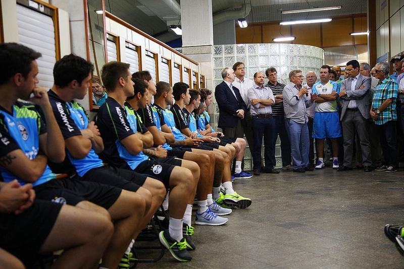 Meia Jean Deretti e goleiro Tiago v&atilde;o deixar time sub-20 e integrar grupo principal