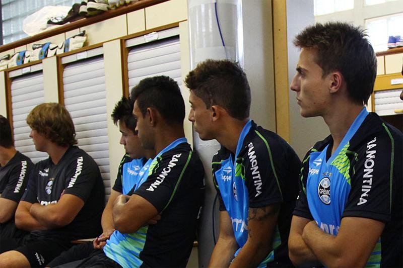 Lateral se reapresentou com o resto do grupo do Gr&ecirc;mio
