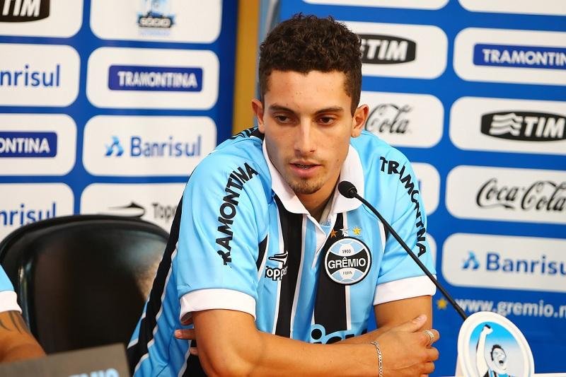 Melhor lateral do Brasileir&atilde;o deve render mais de R$ 7,8 milh&otilde;es ao Gr&ecirc;mio