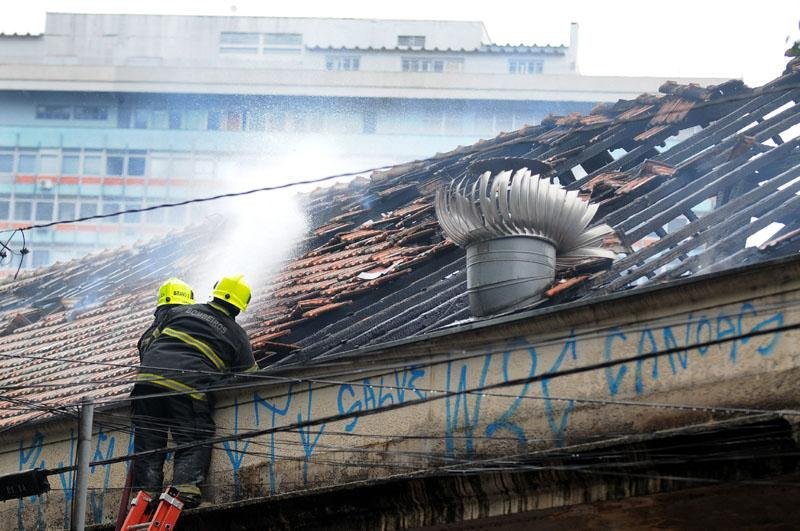O fogo se propagou rapidamente mas o inc&ecirc;ndio n&atilde;o alcan&ccedil;ou grandes propor&ccedil;&otilde;es