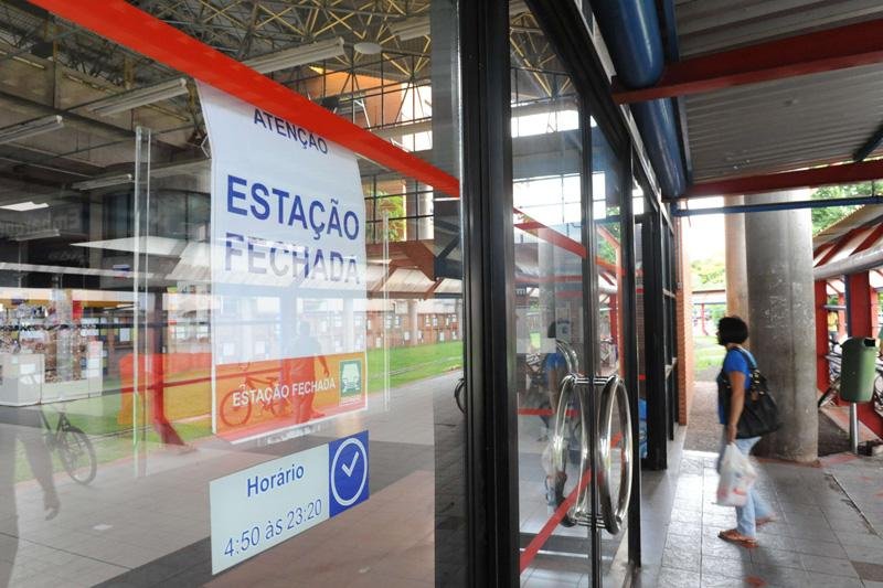 T&eacute;cnicos trabalham em busca de uma solu&ccedil;&atilde;o para o problema