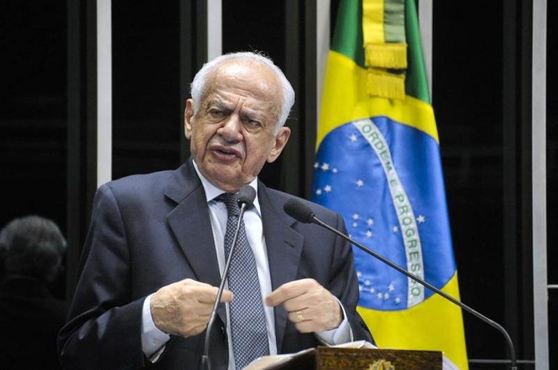 Pedro Simon disse que sigla necessita tomar decis&atilde;o logo para compor com aliados