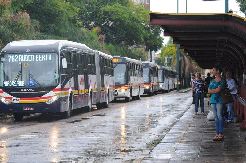 Rodovi&aacute;rios encerram opera&ccedil;&atilde;o Tartaruga em Porto Alegre