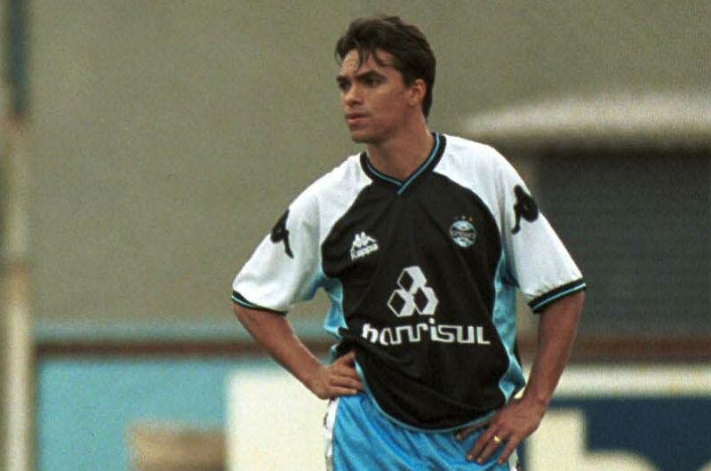 STJ reconhece d&iacute;vida do Gr&ecirc;mio com Flamengo por Rodrigo Mendes