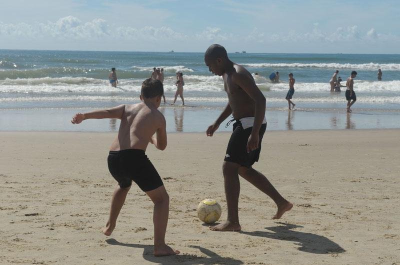 Esportes e caminhadas na beira-mar tamb&eacute;m foram op&ccedil;&otilde;es de lazer