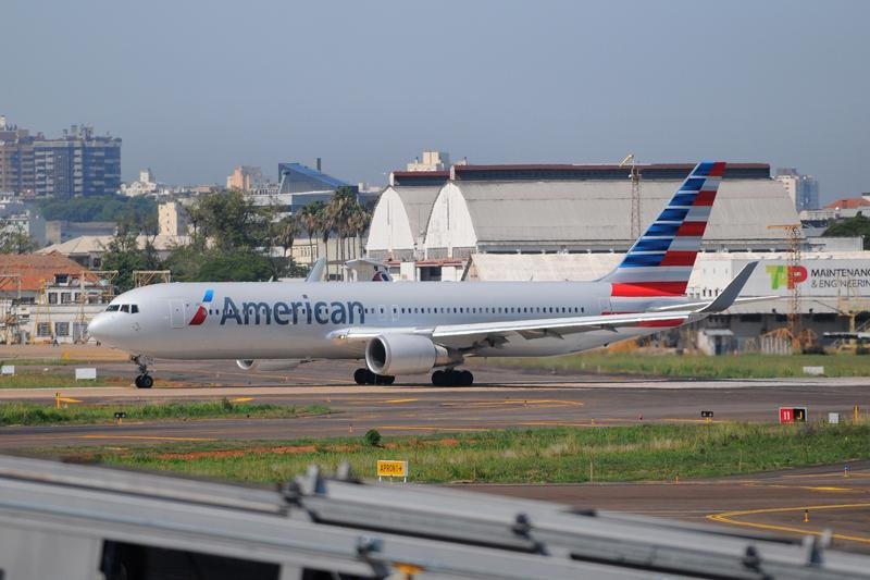 Voo da American Airlines &eacute; impedido de desembarcar em Porto Alegre