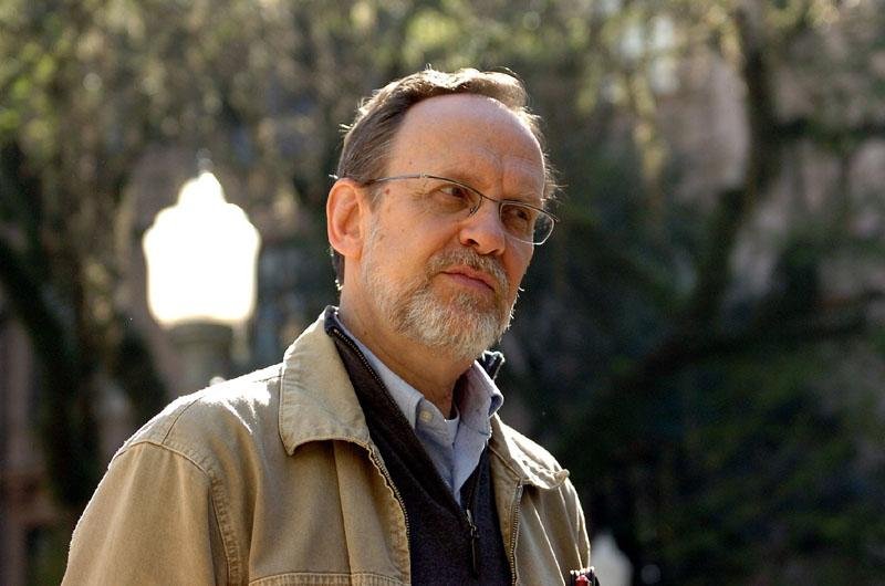 Lu&iacute;s Augusto Fischer participa de sarau nesta segunda-feira