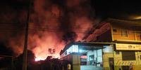 Corpo de Bombeiros da cidade precisou de reforços de municípios vizinhos para combater as chamas