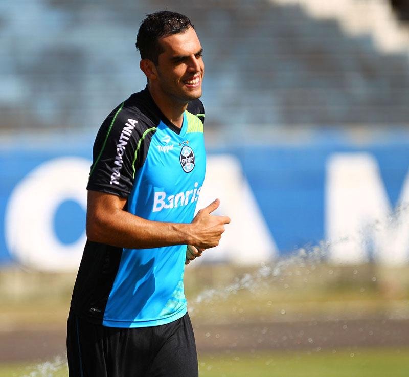 Zagueiro pode ficar no clube at&eacute; dezembro
