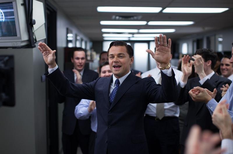 Leonardo DiCaprio &eacute; o corretor de valores Jordan Belfort em O Lobo de Wall Street