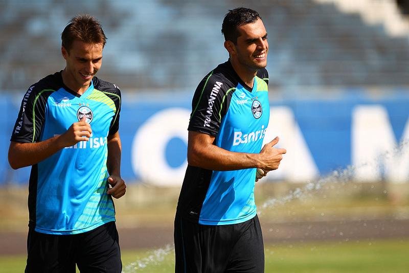 Zagueiro Rhodolfo pode deixar o Gr&ecirc;mio antes da Libertadores