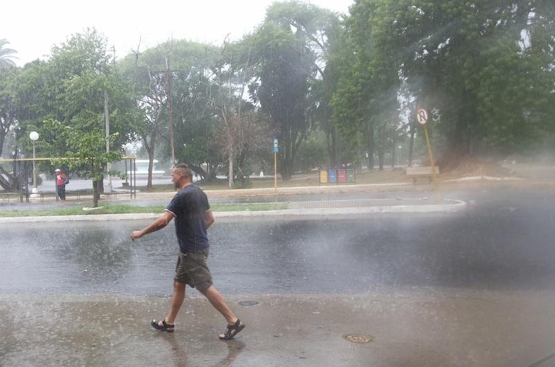 Temporal amenizou o forte calor