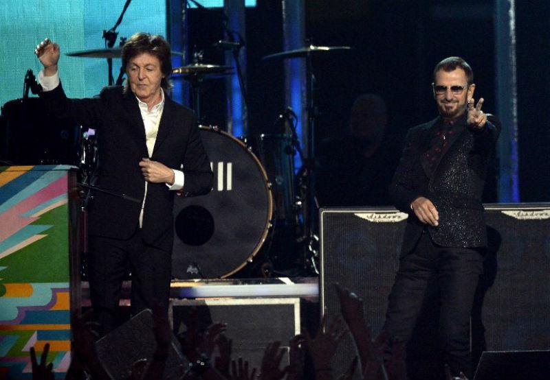 Paul McCartney e Ringo Starr se apresentaram juntos pela primeira vez em quatro anos