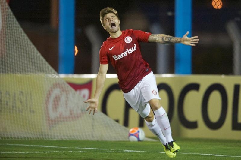 Sasha garantiu a vit&oacute;ria do Inter por 2 a 1 sobre o S&atilde;o Paulo de Rio Grande