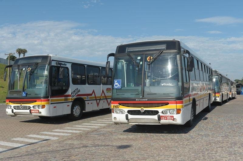 Ve&iacute;culos da Unibus e STS deixaram as garagens nesta manh&atilde;