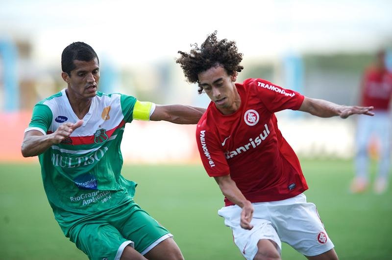 Abel Braga quer observar mais as op&ccedil;&otilde;es do elenco