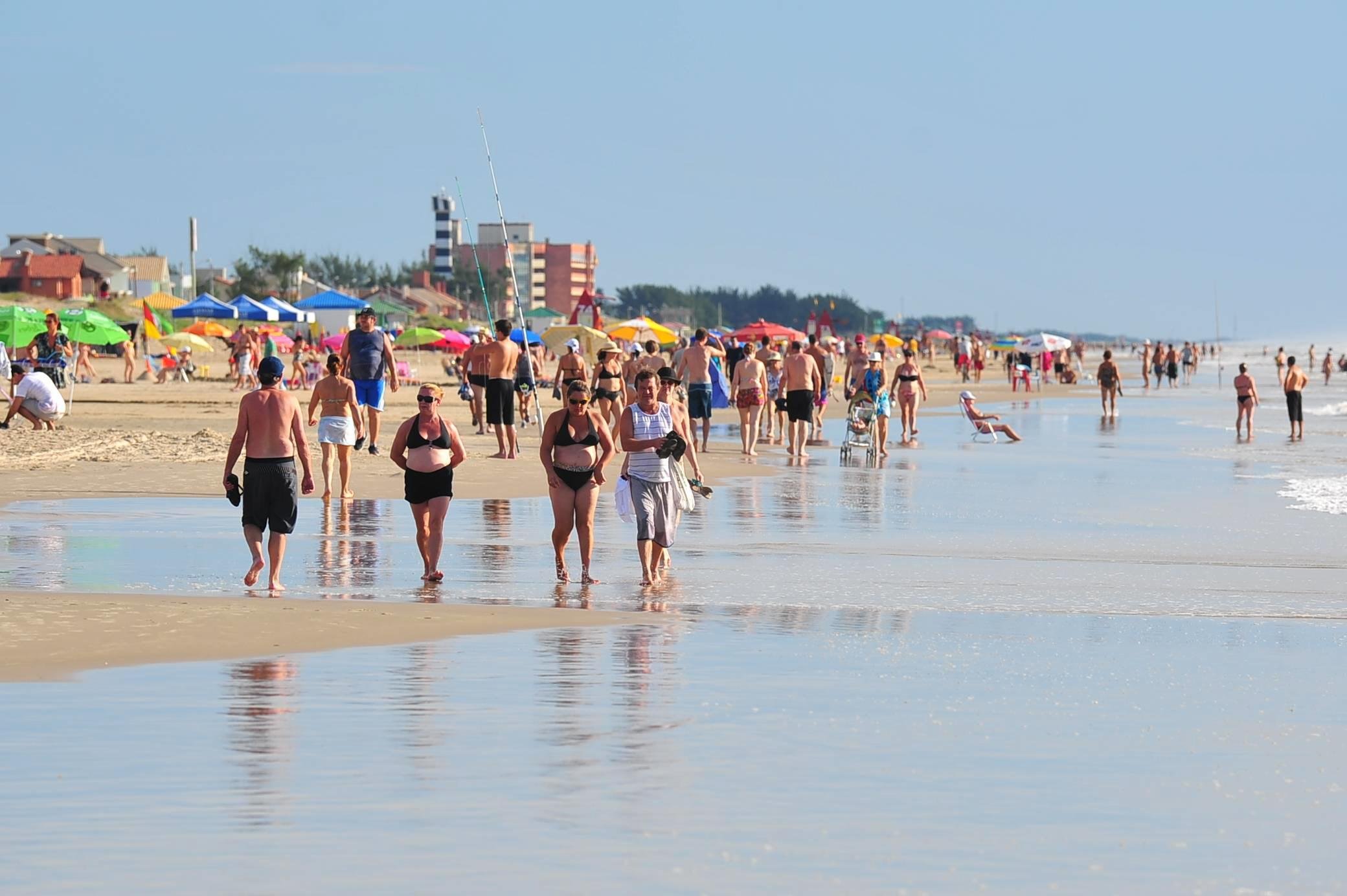 S&aacute;bado come&ccedil;ou com 28&deg;C em Cap&atilde;o da Canoa