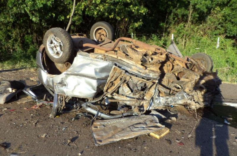 Tr&ecirc;s jovens morreram em acidente na BR 392
