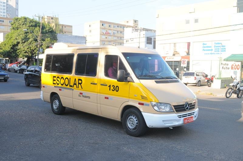 Vans s&atilde;o alternativas para a greve de &ocirc;nibus