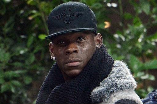 Balotelli reconhece paternidade de menina de um ano