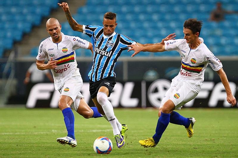 Luan entrou no segundo tempo contra o Veran&oacute;polis
