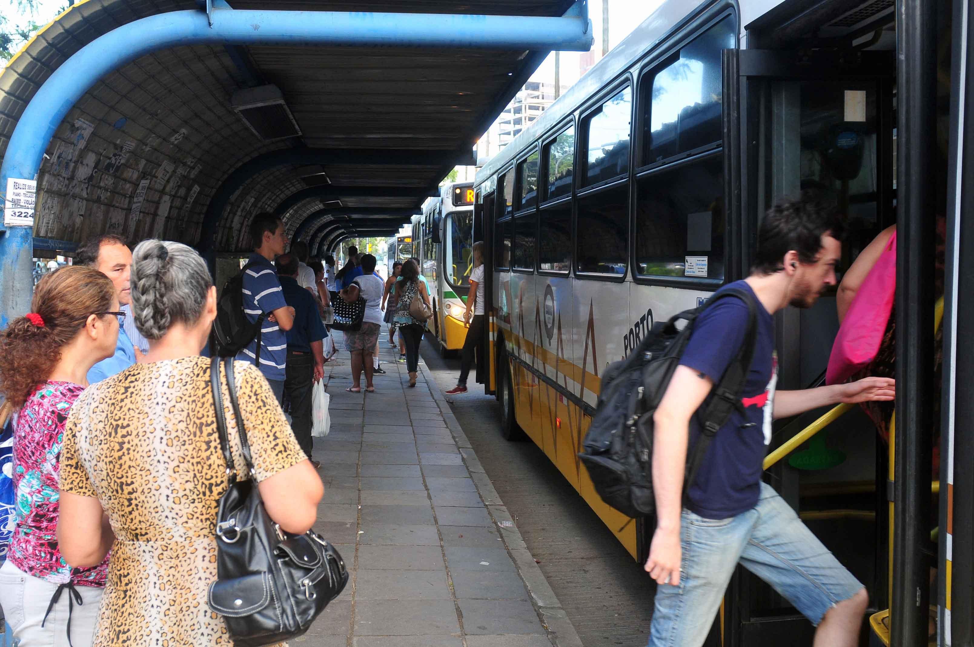 &Ocirc;nibus voltaram a circular normalmente na Capital