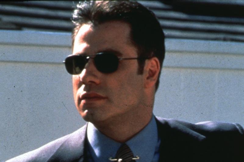 John Travolta tem expectativa de ser o pr&oacute;ximo vil&atilde;o de James Bond