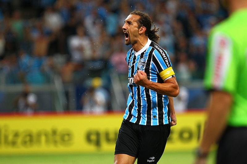 Jogador argentino quer ser o terceiro Capit&atilde;o Am&eacute;rica na hist&oacute;ria do Gr&ecirc;mio