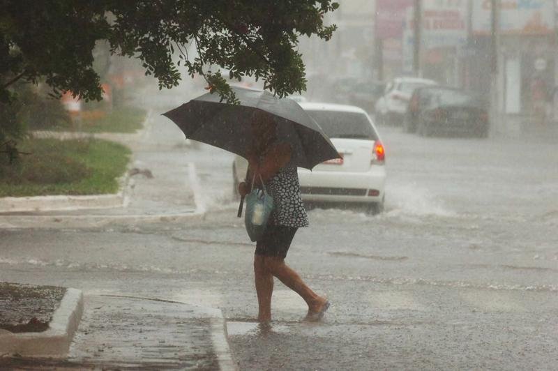 Chuva forte alagou diversas ruas em Tramanda&iacute;