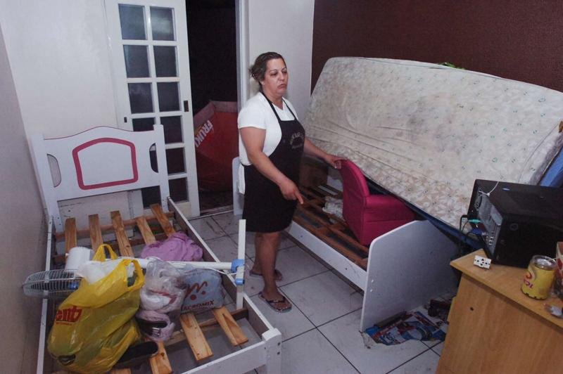Pelo menos 30 casas foram destelhadas 