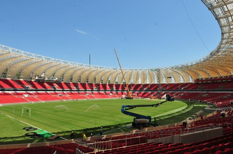 Vistoria no est&aacute;dio aconteceu na sexta-feira e durou cerca de oito horas