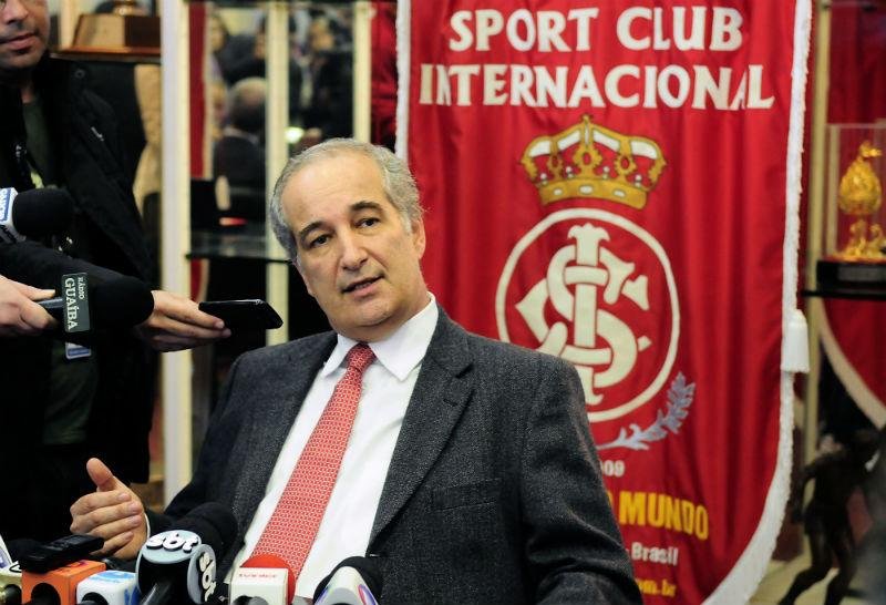 Presidente colorado Giovanni Luigi bate o p&eacute; e mant&eacute;m a inten&ccedil;&atilde;o de n&atilde;o bancar as estruturas tempor&aacute;rias exigidas pela Fifa para a Copa do Mundo