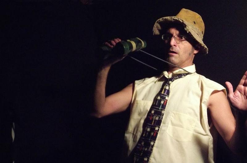 Nando Ramoz &eacute; o professor Jaques