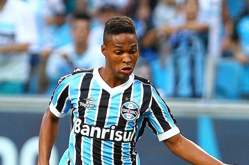 Lateral afirma que ficou muito tempo na casamata e que agora n&atilde;o quer perder oportunidades