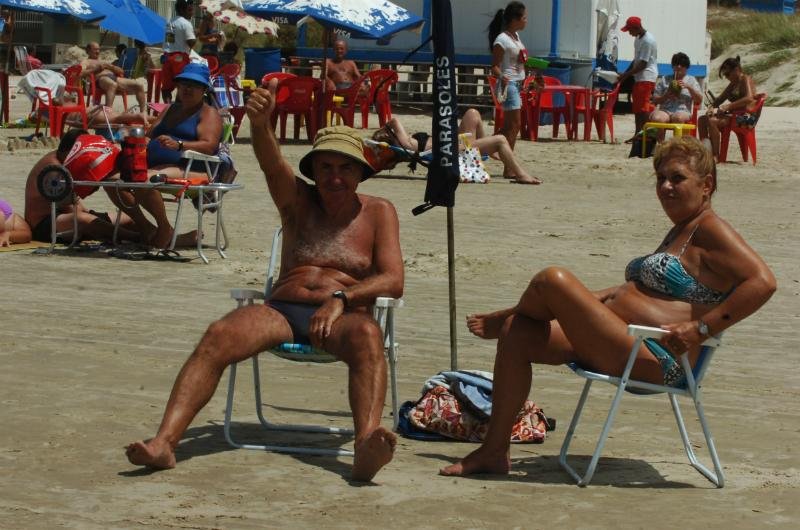 Casal de aposentados argentinos, &Acirc;ngelo Barros e Am&eacute;lia Prietto ficaram surpresos com a passagem dos cavalarianos