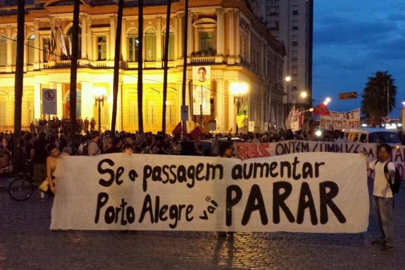 Manifestantes criticam sistema de transporte p&uacute;blico e marcham contra a Copa