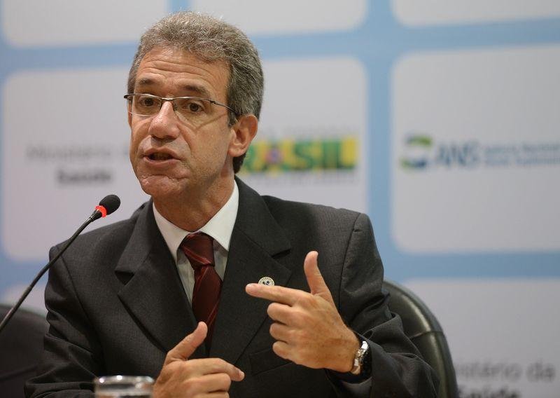 Ministro da Sa&uacute;de pediu exonera&ccedil;&atilde;o para tomar posse na Unifesp