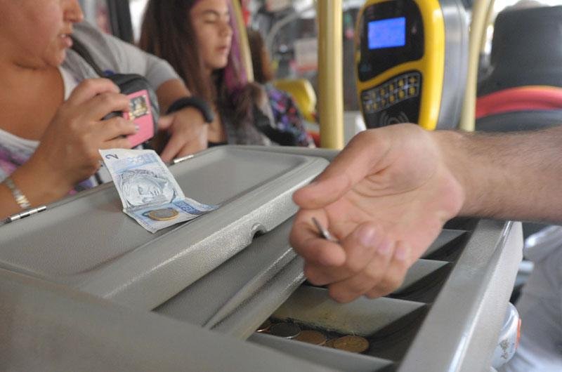 Empresas de &ocirc;nibus protocolam pedido de reajuste da tarifa sem revelar o percentual