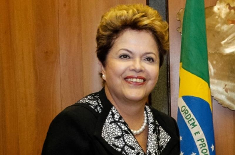 Dilma mant&eacute;m 47% e venceria no 1&ordm; turno, diz pesquisa
