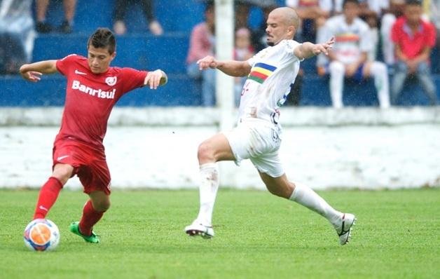 Colorado acumula chances, mas n&atilde;o marca e perde para Veran&oacute;polis