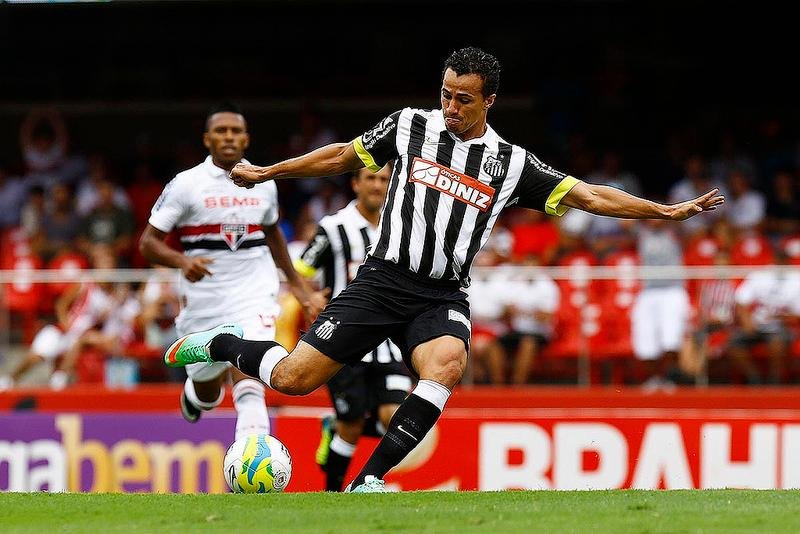Dami&atilde;o busca &uacute;ltima chance  pela Sele&ccedil;&atilde;o e &eacute; elogiado no Santos