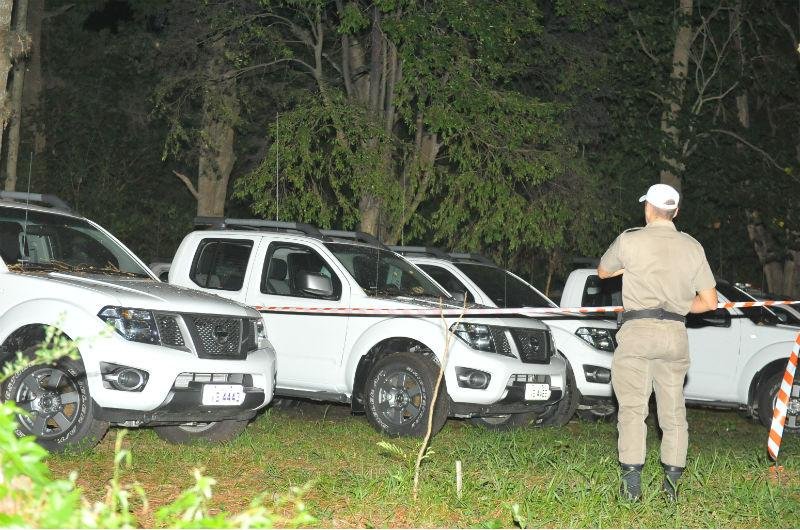 Dez viaturas novas pegaram fogo no p&aacute;tio da Academia de Pol&iacute;cia Militar 