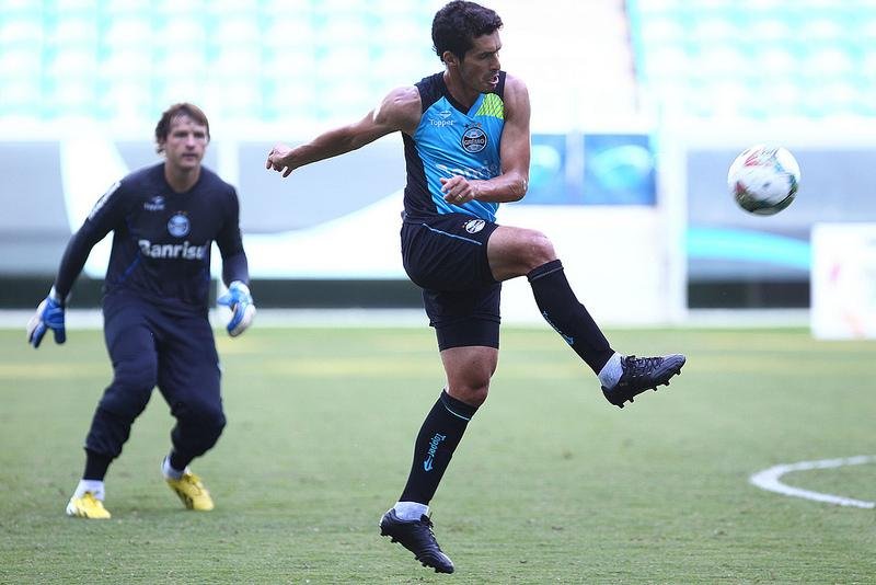 Paraguaio Riveros marcou o gol da vit&oacute;ria na estreia