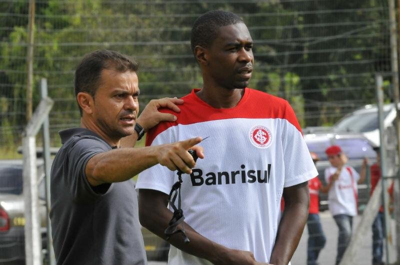 Juan segue com dores na coxa direita