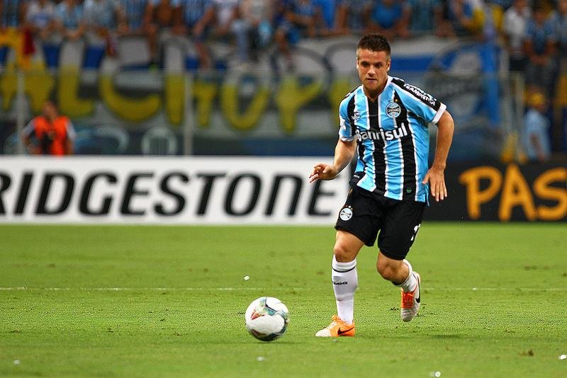 Ramiro participou de tr&ecirc;s dos quatro gols do Gr&ecirc;mio na Libertadores