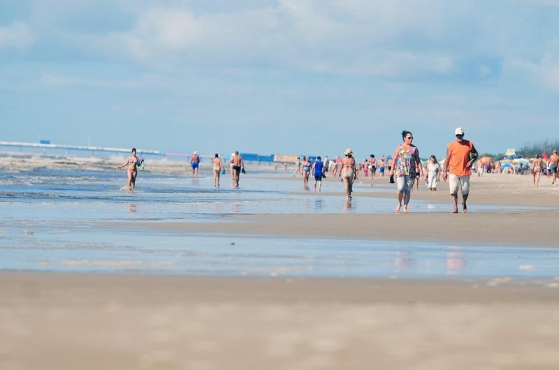 Foli&otilde;es j&aacute; come&ccedil;am a se deslocar para as praias ga&uacute;chas e movimento deve ser intenso
