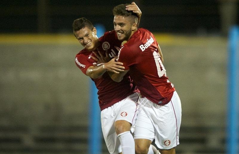 Cl&aacute;udio Winck abriu o placar contra o Esportivo